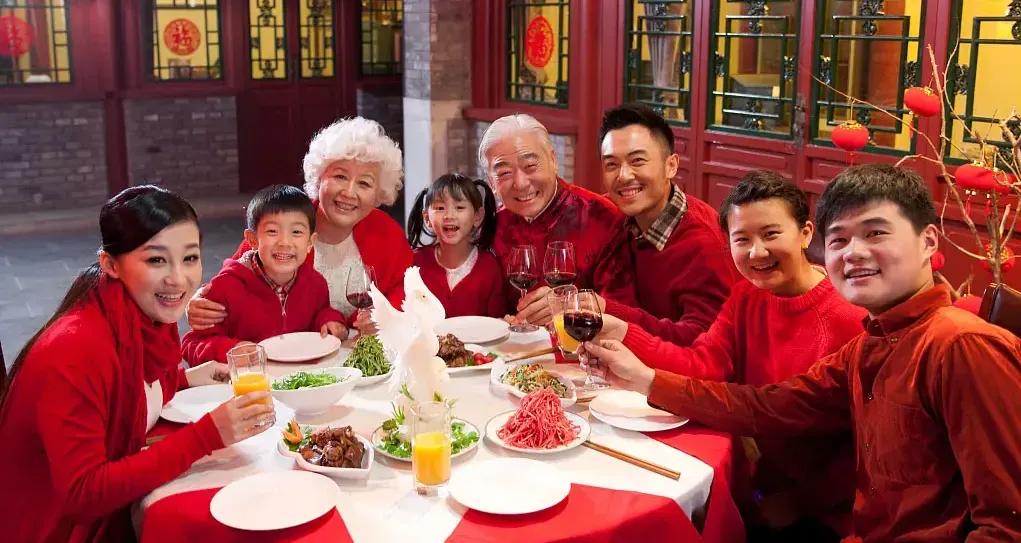 🐒我和根宝同城，又同庚，仅小十八天，又该是如何庆生的？🙈