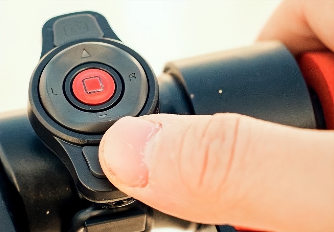 鸿蒙头盔价格,护航安全头盔