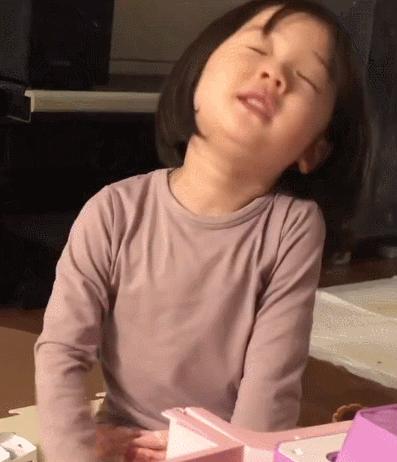 最近超火的可爱小女孩表情包,小女孩可爱萌表情包