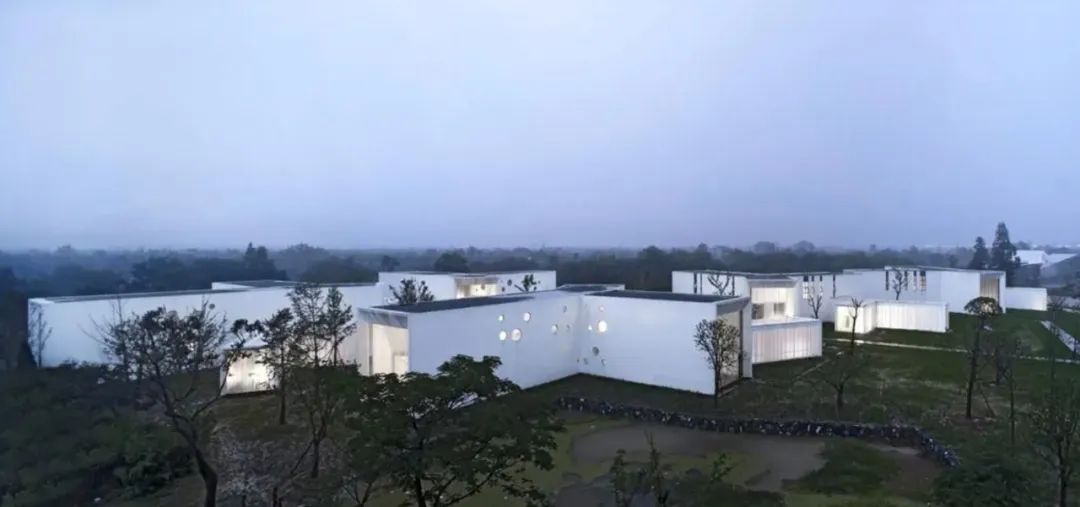 春天的潺潺溪水,春天的顶流