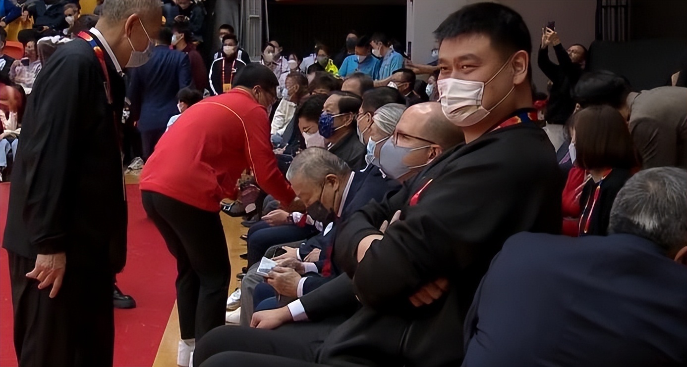 中国男篮vs安哥拉崔永熙扣篮,中国伊朗篮球赵继伟