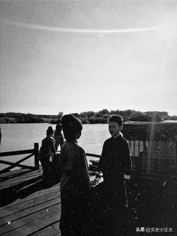 鲁迅儿时玩伴闰土的后人现在咋样,鲁迅闰土的后代100年后再聚首