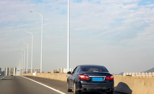 遇到碰瓷的第二天报警可以退钱吗,高速被碰瓷如何正确的处理