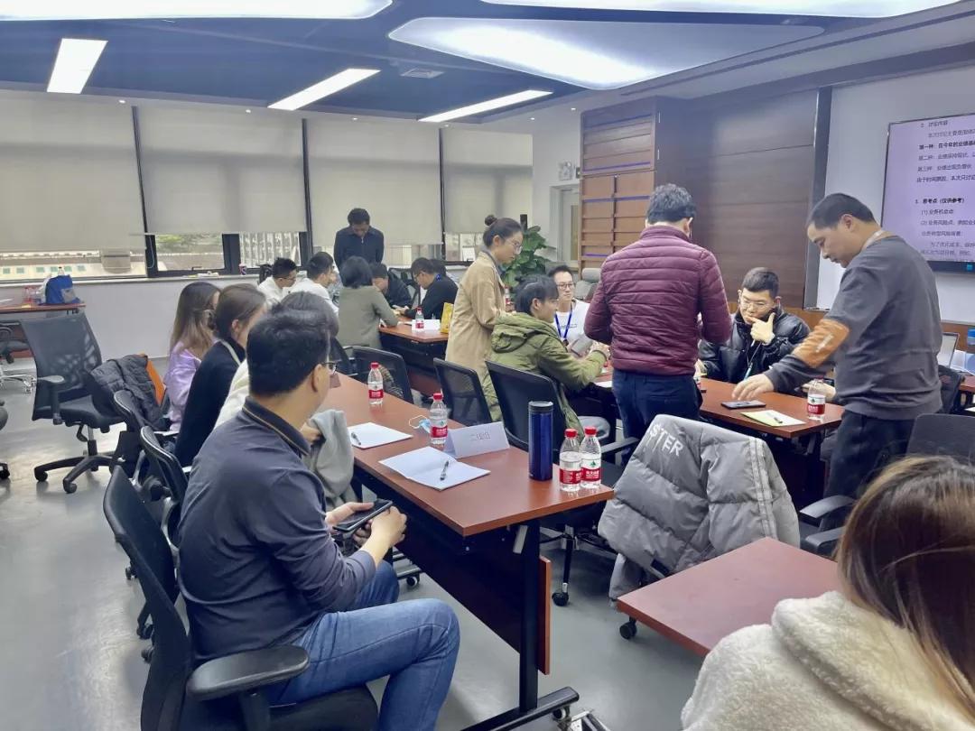 凝心聚力共奋进创新突破向未来,凝心聚力共创佳绩的内容