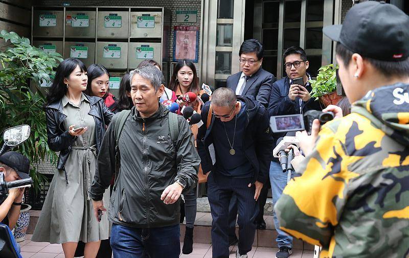 *规则潜**、咸猪手、硬上弓，娱乐圈的“男权阴谋”，是女明星的悲哀