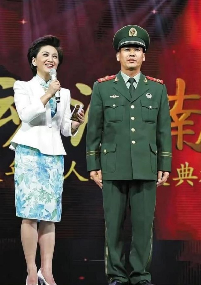 央视女主持海霞嫁大11岁教授,央视女主持海霞现如今过得怎么样