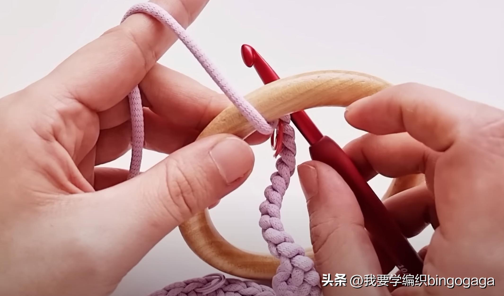 听说你想学习这款包包的钩法，罗纹环柄包教程，外表简约有型有款