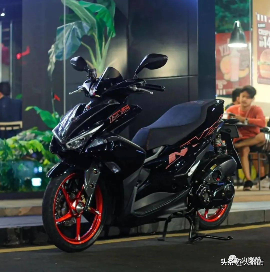 雅马哈nvx155帅气视频,aerox155与nvx155哪个好