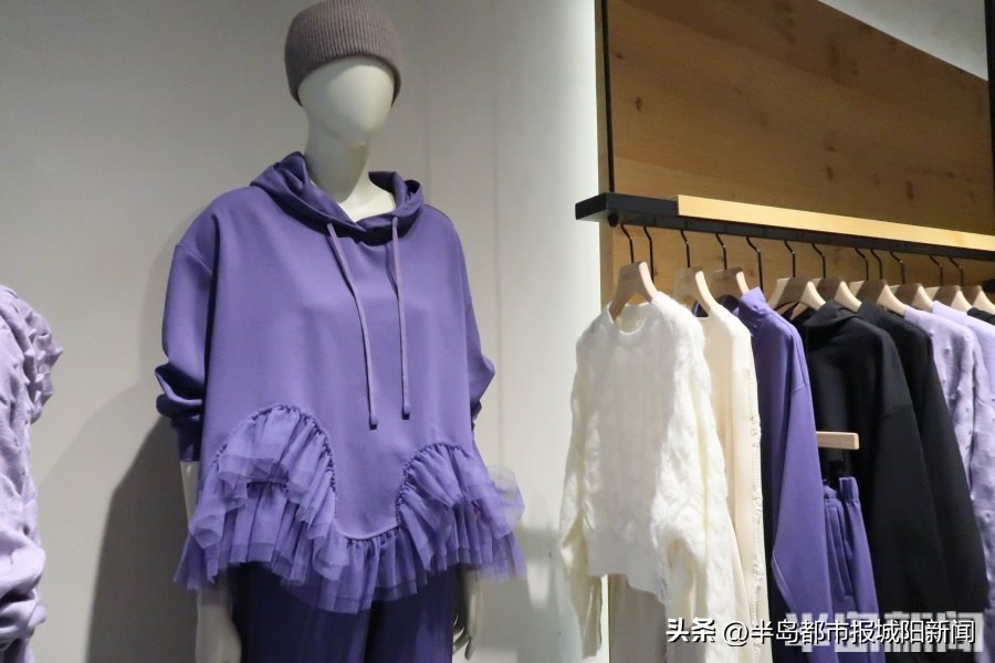 国庆黄金周过半消费市场持续火爆,探访“五一”黄金消费市场