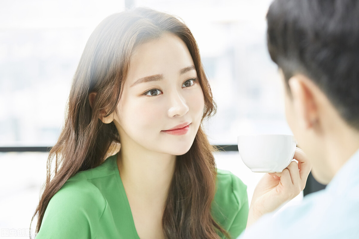 故事：摆脱前任纠缠后，我恋上帅男神，谁料这心动竟是前任设的局