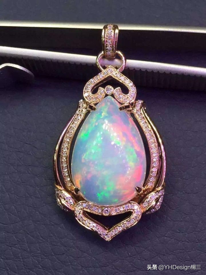 欧泊宝石五彩斑斓的黑,欧泊欣赏