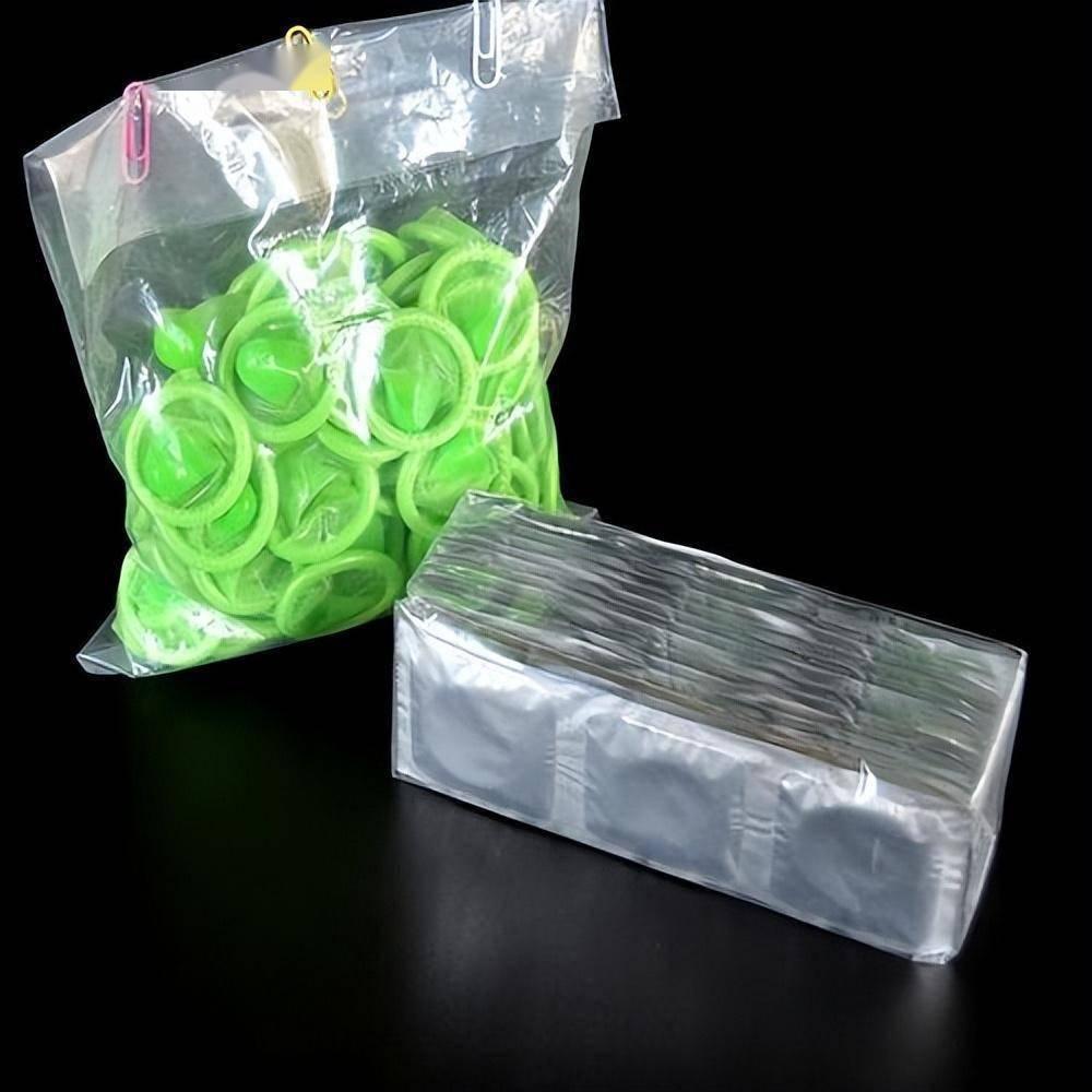 “安全套”真的安全吗？医生：不论男女，2个副作用要了解！