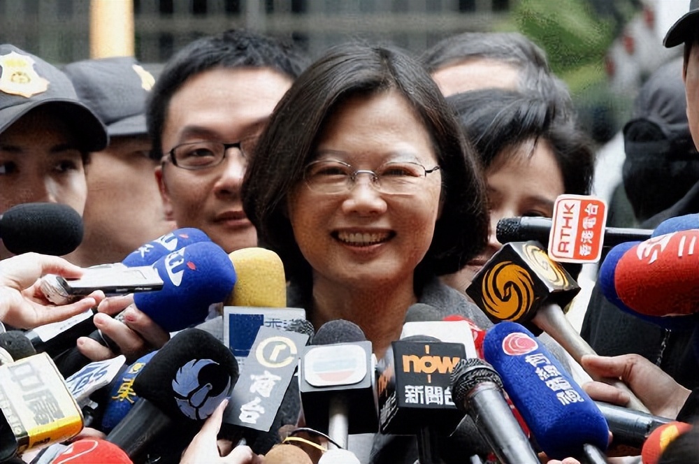 台内传来重要消息！蔡英文或逃跑？民众沸腾：呼吁大陆驻军保台