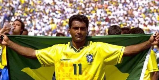 世界足坛史上百大巨星排行榜,世界足坛史上十大足球巨星