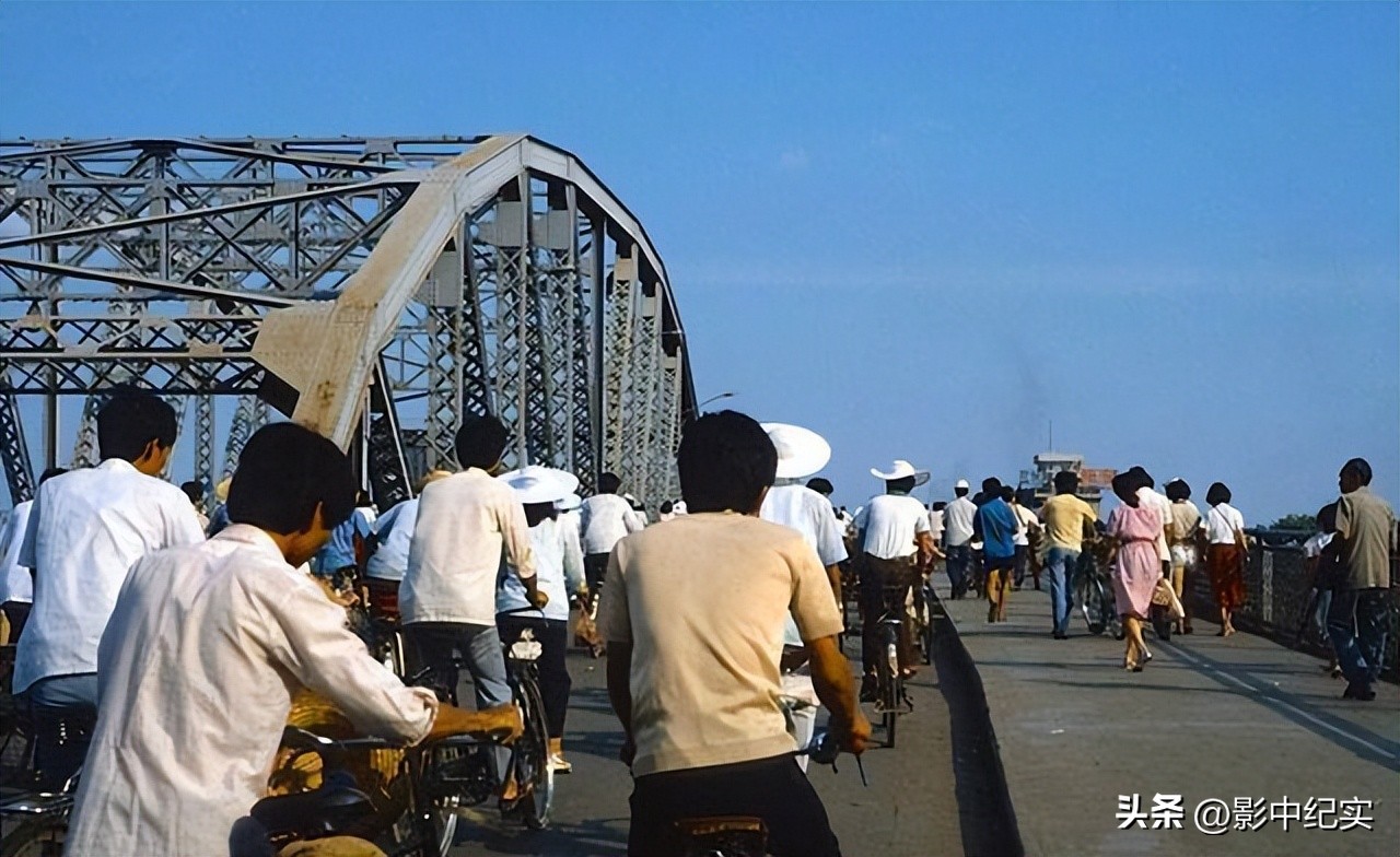 我国第一位办理手机号的人，所有号码随他选，最终他挑了什么号？