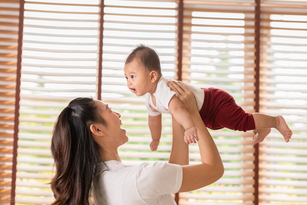 备孕妈妈和宝宝刚出生时需要注意的事项和带娃技巧，奶爸奶妈必备