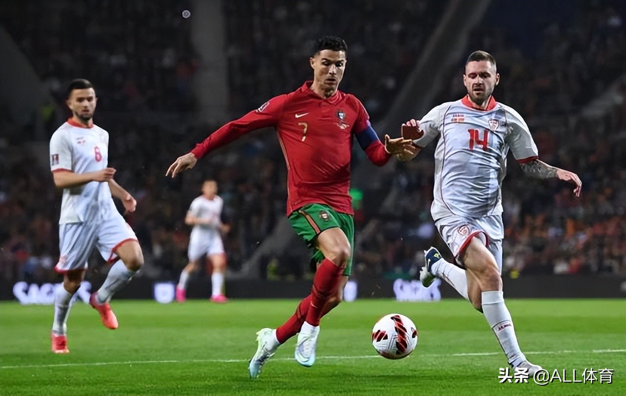 卡塔尔世界杯葡萄牙对瑞士c罗,c罗2射1传助球队取胜庆祝动作