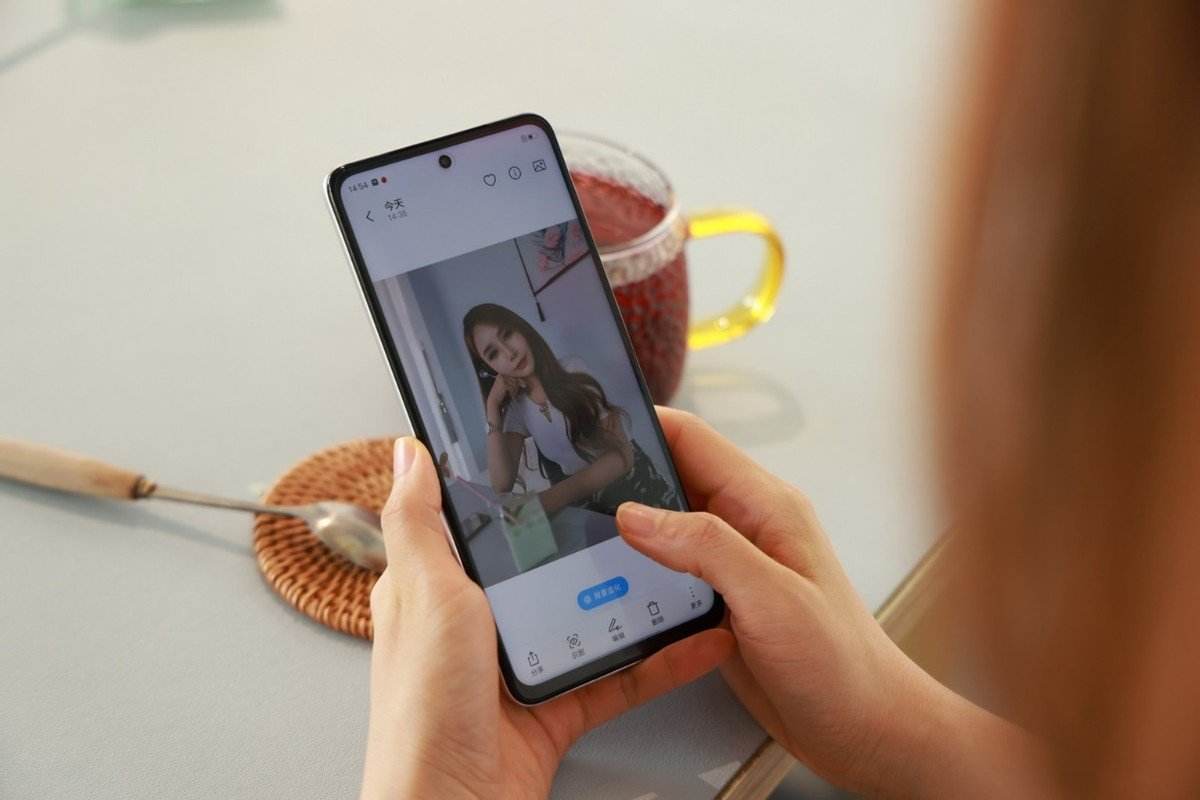 手机别瞎买这三款手机好用到飞起,有什么千元机能跟高价机比