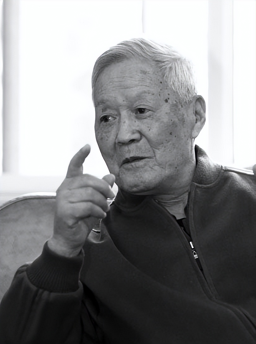 穆铁柱时期的男篮名单,篮球巨人穆铁柱身高