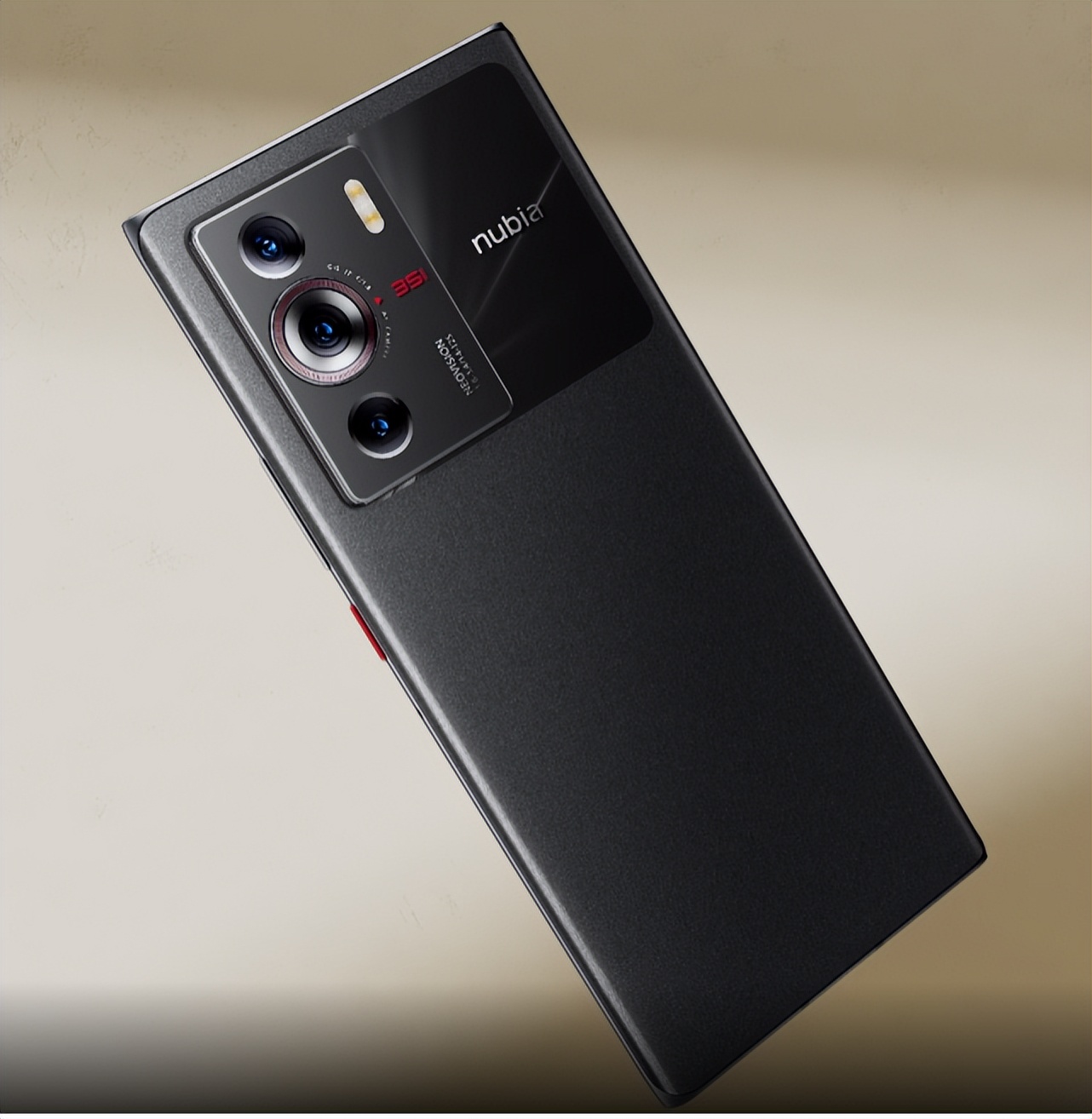 努比亚是小众的手机吗,不想买烂大街的手机壳