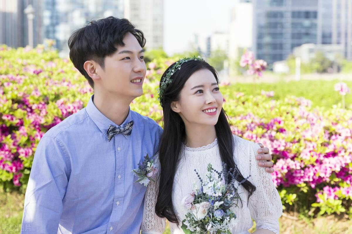 对你动心的男人是怎么表现的,女人如何判断男人对你是动了真情