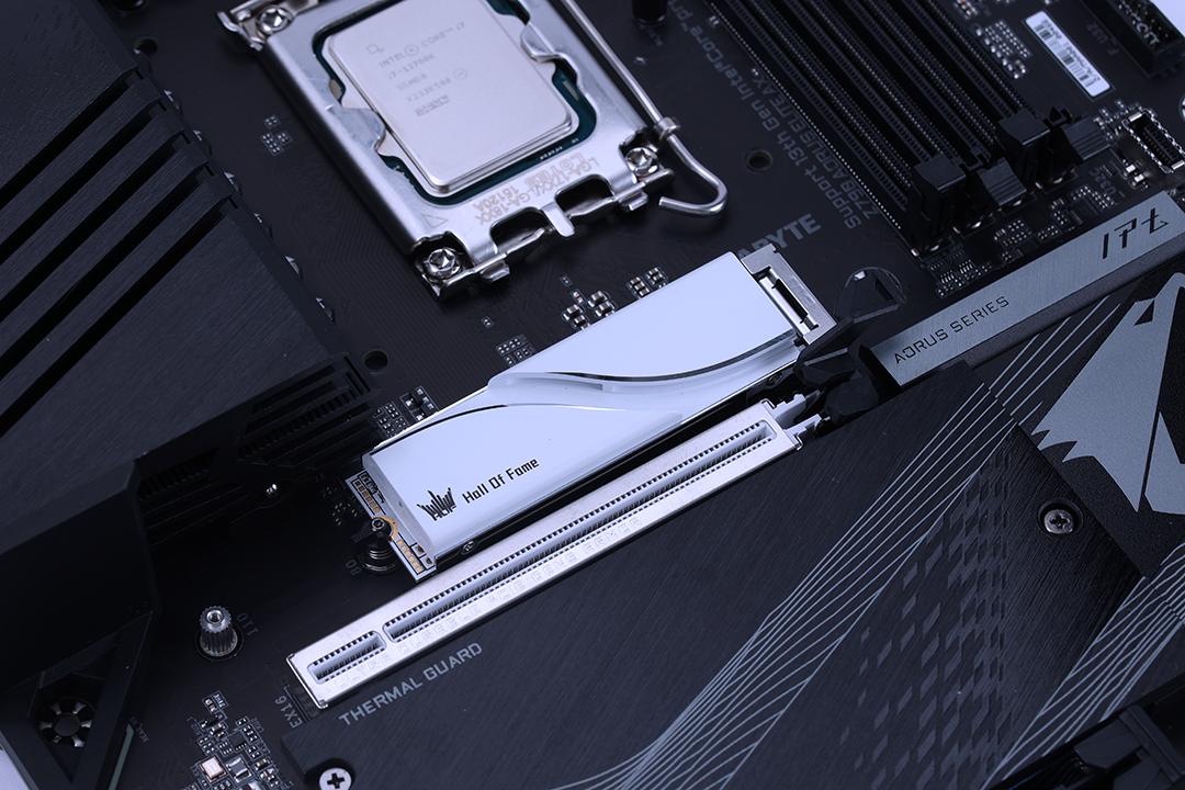 b790高端和z790丐版主板怎么选,技嘉z790m小雕主板支持ddr4吗