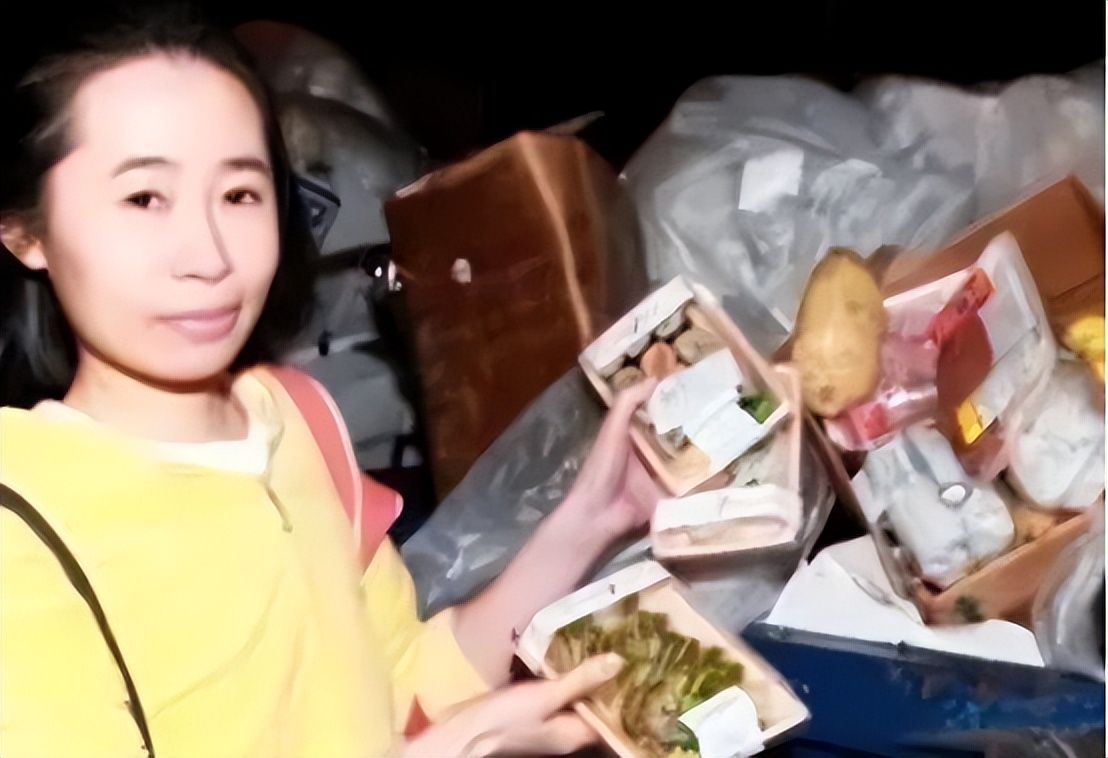 “省钱狂魔”20年不买内衣,厕纸晾干重复用,靠自己在纽约买套房