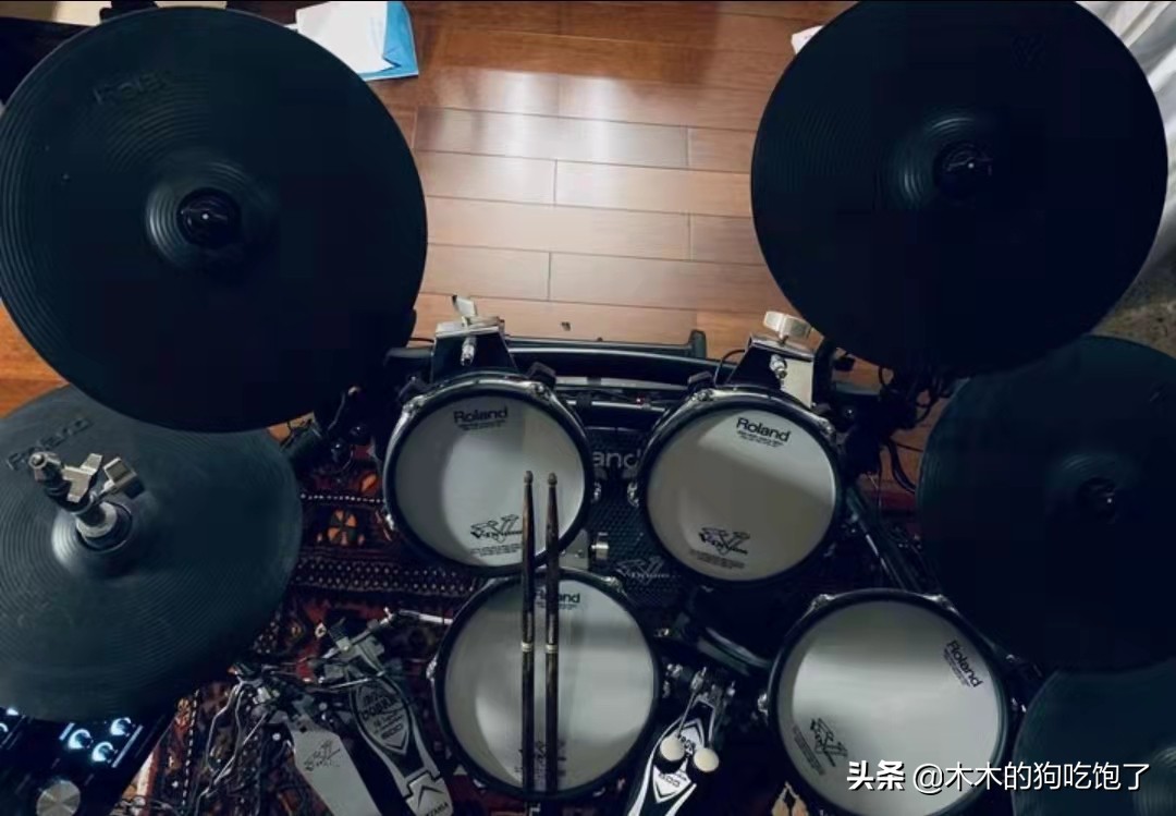 学会木吉他再学电吉他容易吗,学了电吉他之后学木吉他容易吗