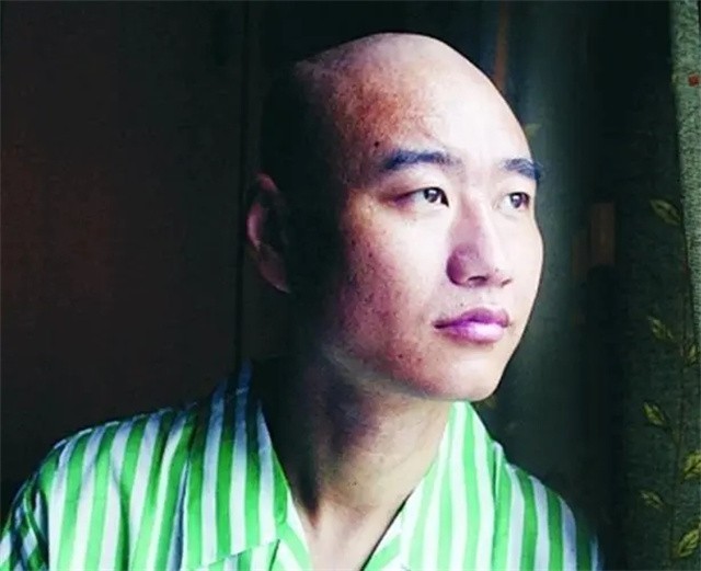 邢丹葬礼与老公丛飞合葬,深圳玫瑰丛飞邢丹怎么死的