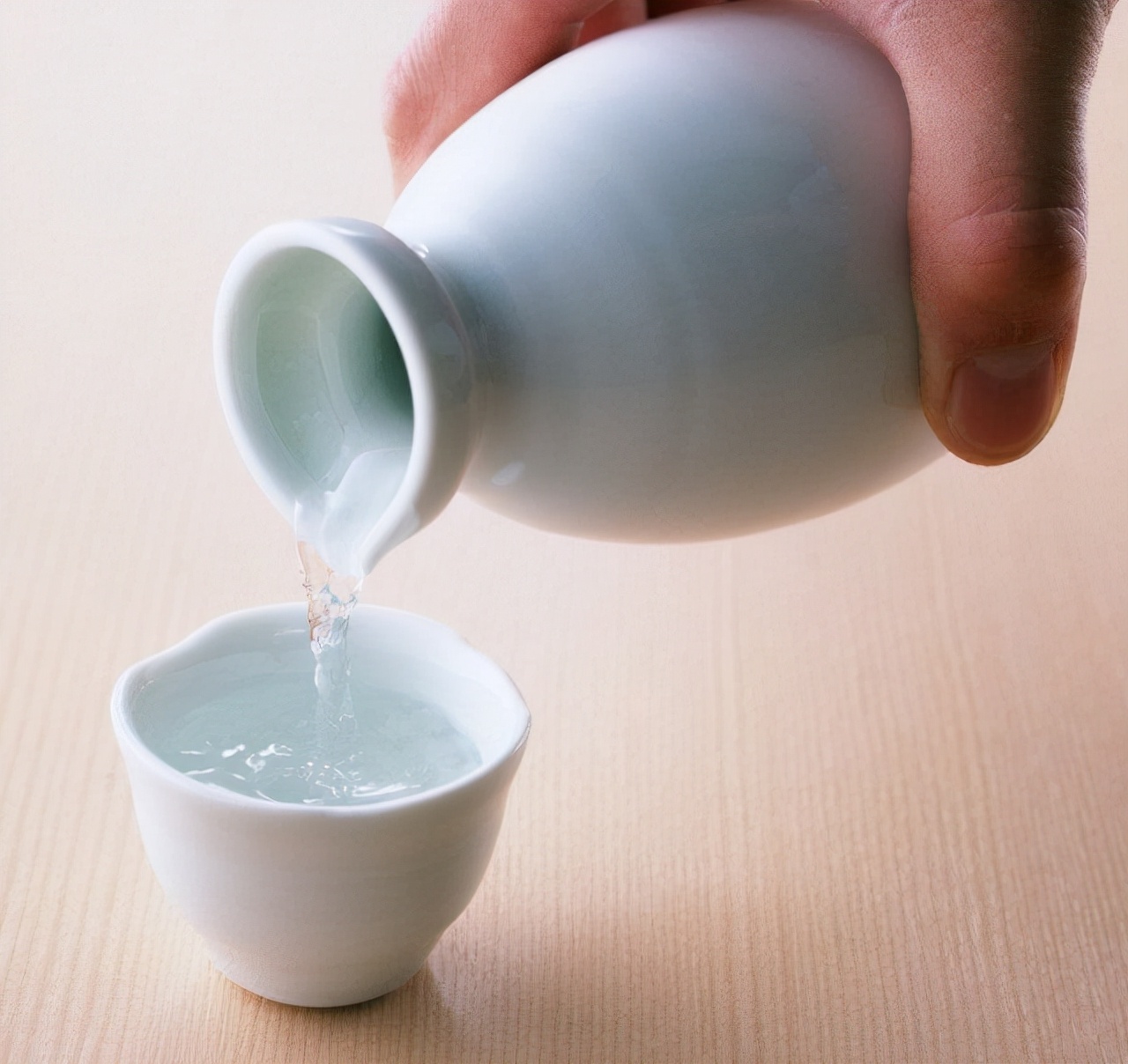 剧毒蛇泡酒,五步蛇泡酒喝吐血