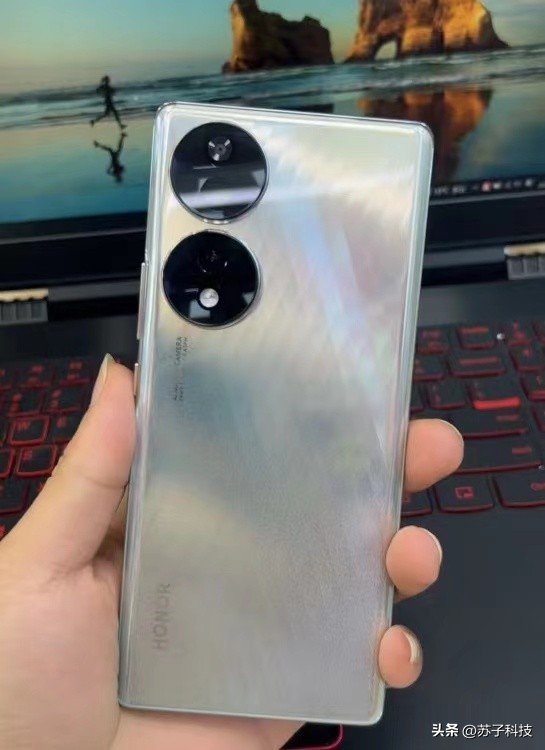 荣耀70系列定价2699起值得购买吗,荣耀70标配版到手价2099元