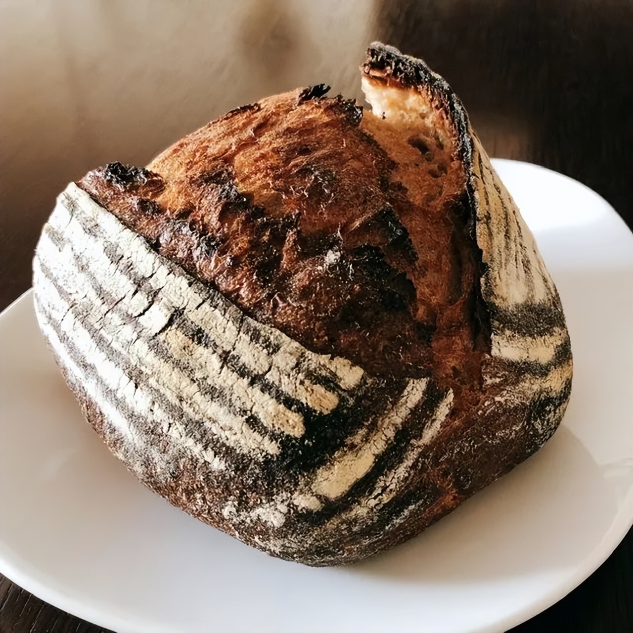 东京这位「面粉刺客」！每日使用15种面粉，混合制作40款面包