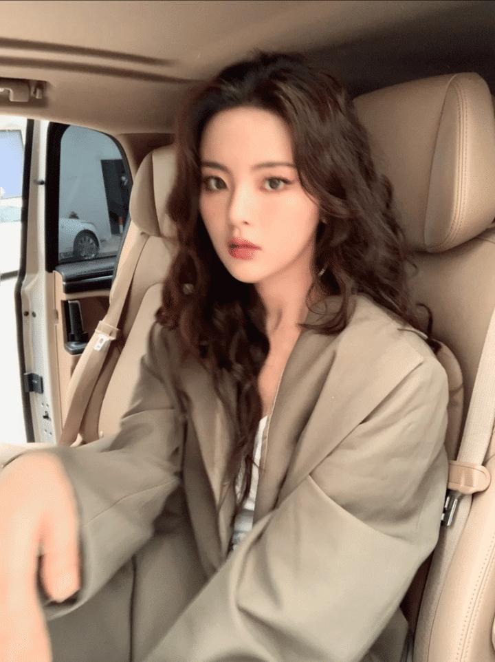 杨超越整了容吗,杨超越变了一个样子吗