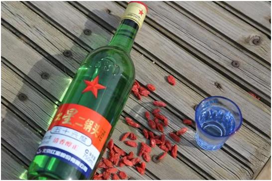 十大入喉醇香的精酿白酒推荐,入秋后的第一杯白酒