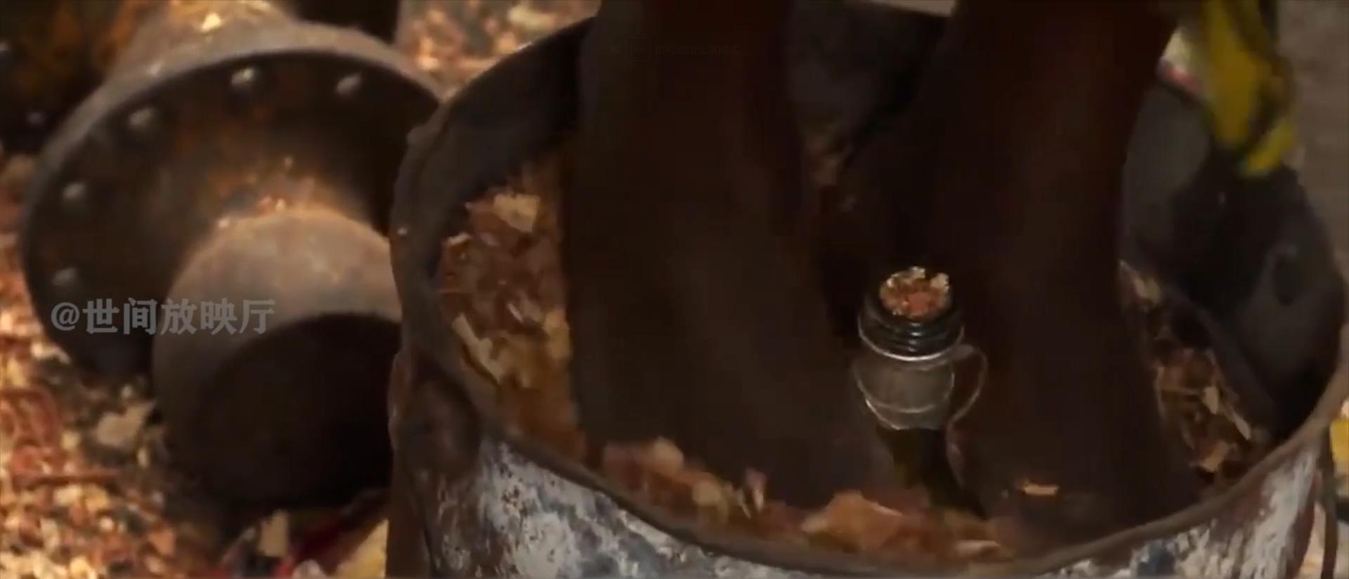 非洲穷人*款贷**20万买名牌，饿得吃树叶，也要买4万的鞋子出门显摆