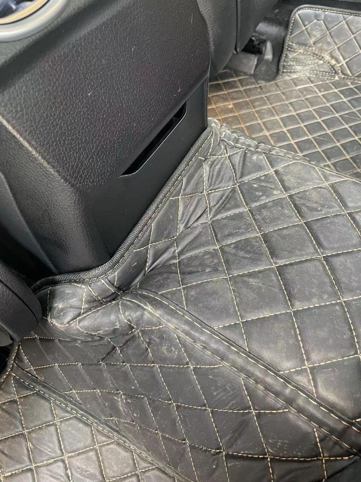 全包围脚垫好还是半包围脚垫,大包围脚垫好还是半包围脚垫好