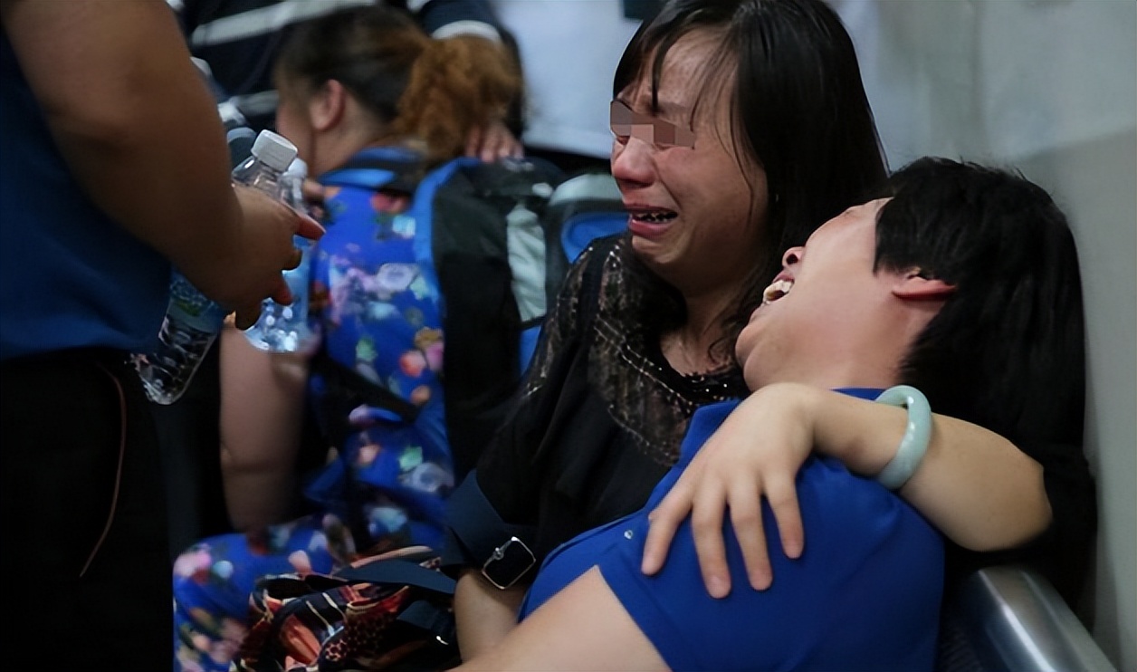 怀孕五个月了大肚子比小肚子大,怀孕五个月了肚子比别人大啥原因