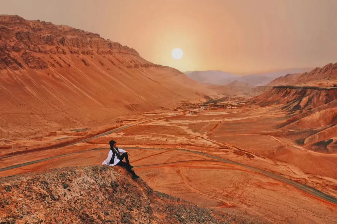 四月新疆伊犁草原,新疆伊犁野杏花最美人间四月天