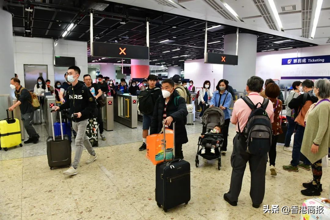 口岸逼爆！復活節假期結束，市民大包小包返港↓