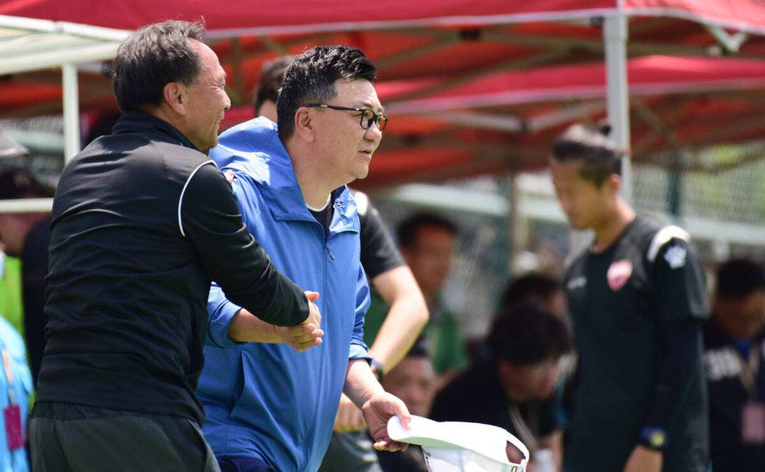 我们是球盲，但总好过流氓