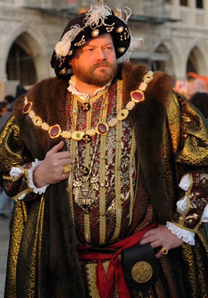 路易十三是谁啊,路易十三是马爹利还是轩尼诗