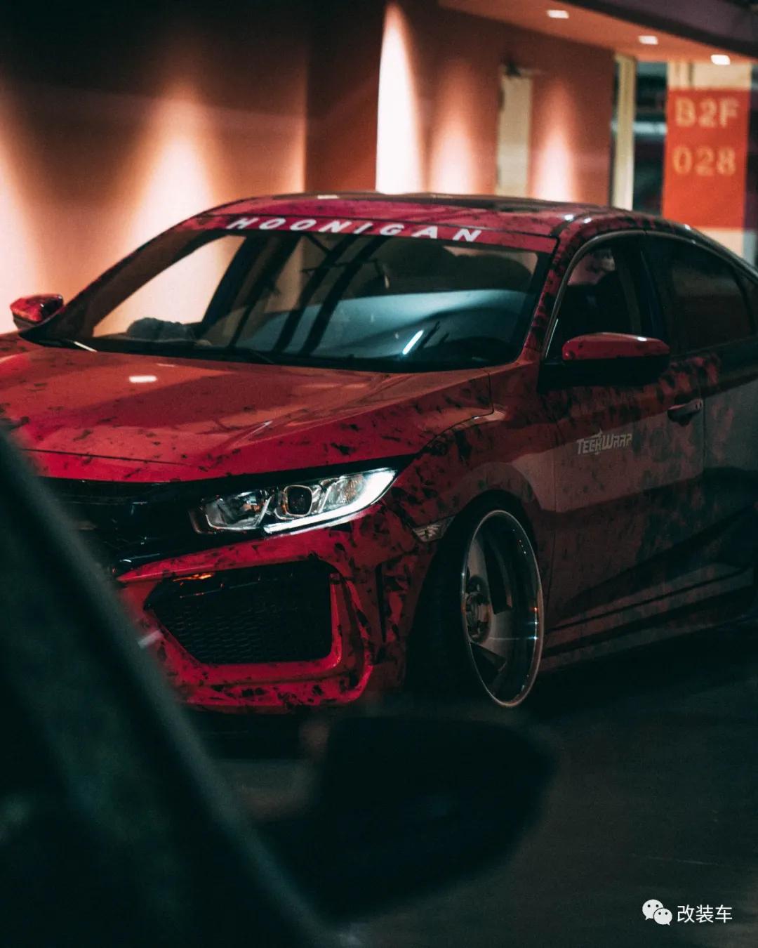 十代思域樱花粉低趴姿态,十代思域炫动蓝低趴姿态