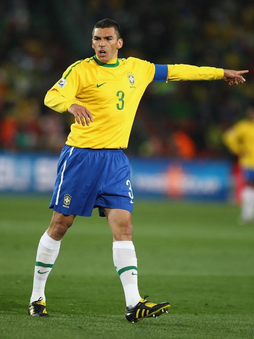 布冯是谁,布冯是哪届第一门将