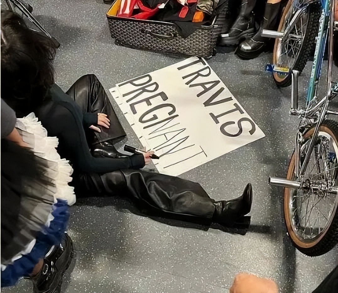 卡戴珊大姐考特尼4胎生了吗,卡戴珊公开谈备孕