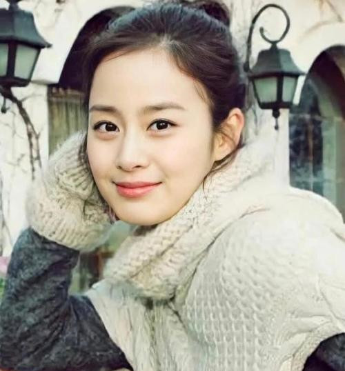 金泰熙为什么这么像20岁,金泰熙年轻时的颜值巅峰