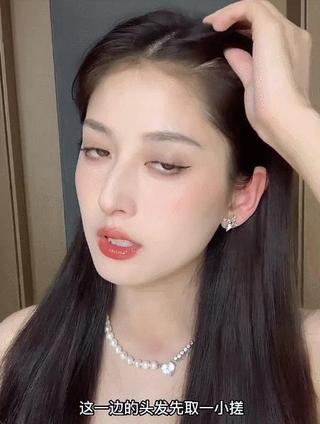 新年流行这4款扎发谁扎谁美,适合直头发的新年扎发