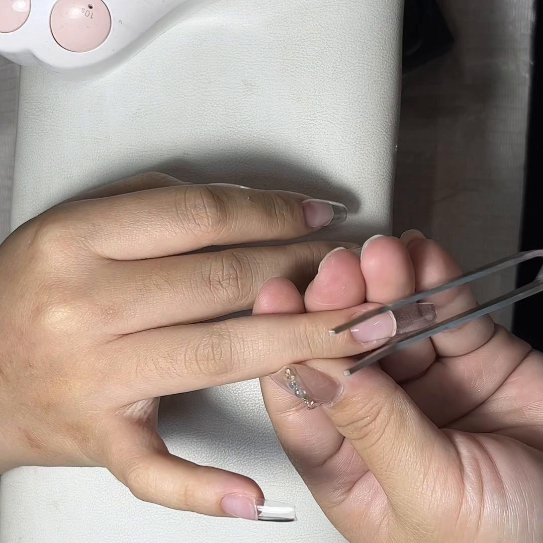 抖音美甲多种款式图片,抖音指甲蝴蝶款美甲