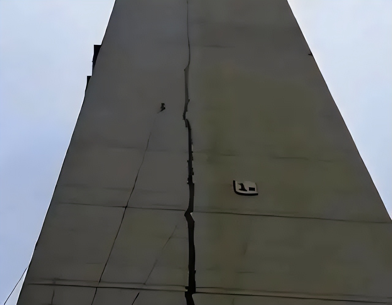 哈尔滨装修事件最新进展,哈尔滨装修砸墙后续