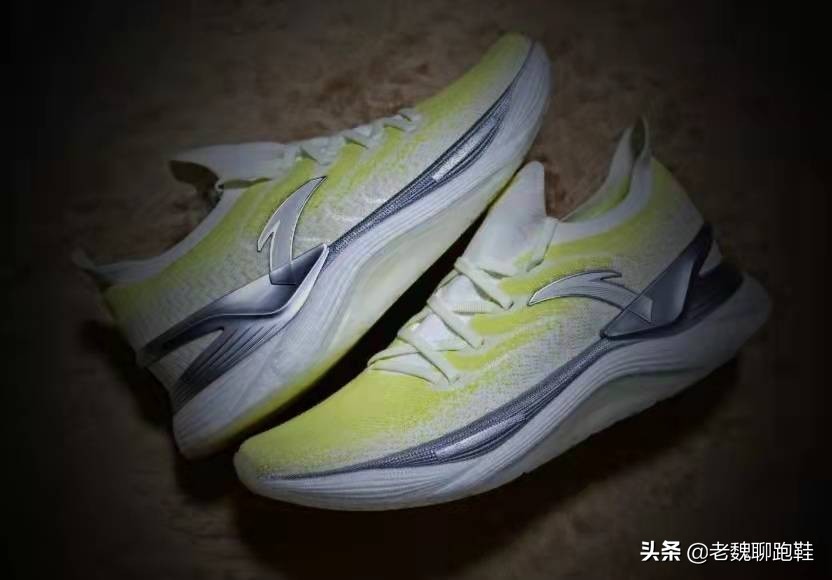 性价比阿迪达斯跑鞋推荐,阿迪达斯跑鞋adizeroadiospro