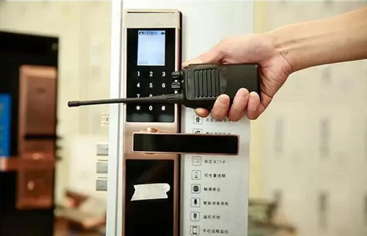 对讲机能开电子锁吗,对讲机智能锁